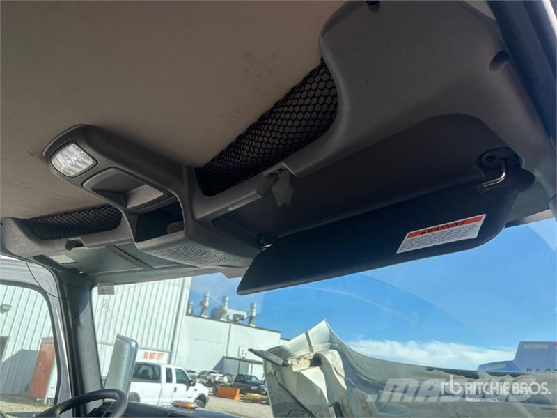 International MV607 6x4 Service Truck Комунальні автомобілі / автомобілі загального призначення