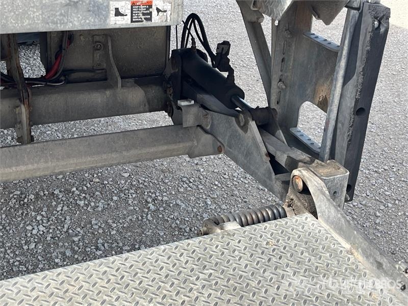 International MV607 SBA 4x2 Van Truck Sanduk kamioni