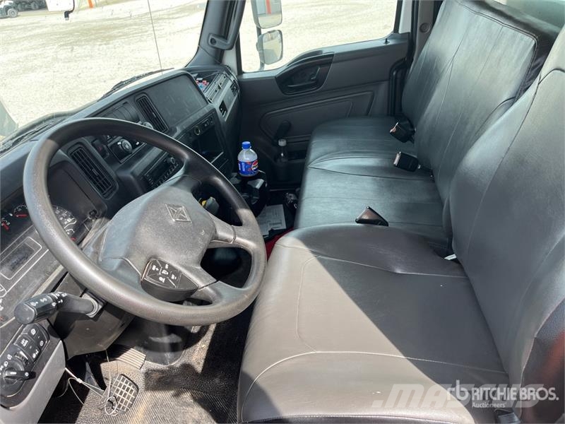 International MV607 SBA 4x2 Van Truck Sanduk kamioni