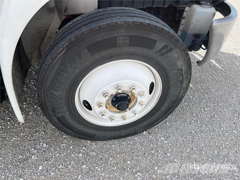International MV607 SBA 4x2 Van Truck Sanduk kamioni