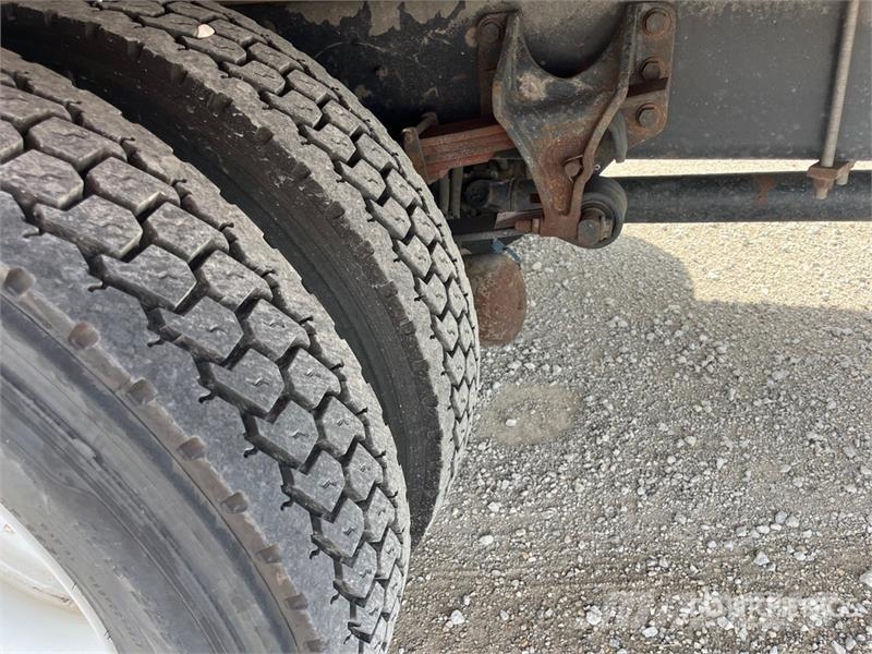 International MV607 SBA 4x2 Van Truck Sanduk kamioni