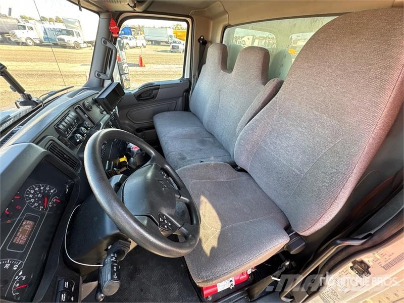 International MV607 Van Truck ボックスボディー、ウイング、箱車