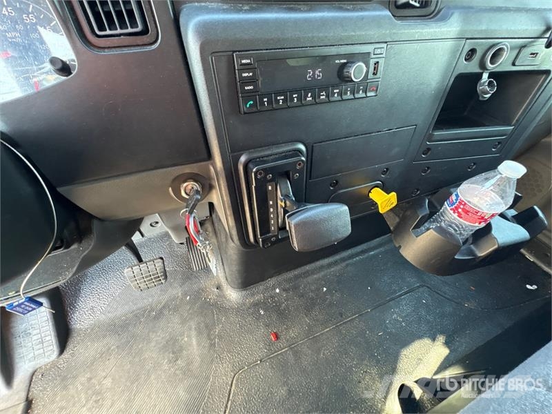 International MV607 Van Truck ボックスボディー、ウイング、箱車