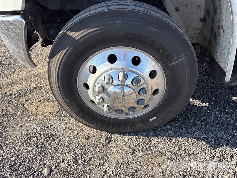 International MV607 Van Truck ボックスボディー、ウイング、箱車