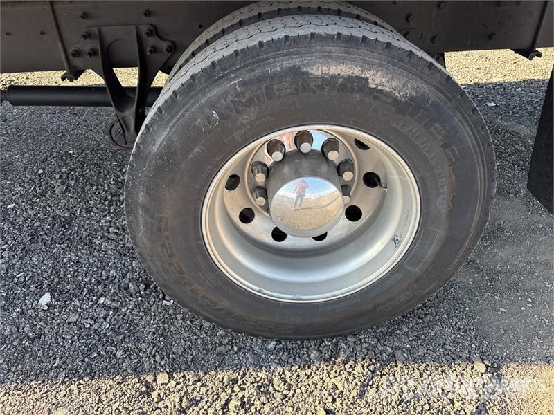 International MV607 Van Truck ボックスボディー、ウイング、箱車