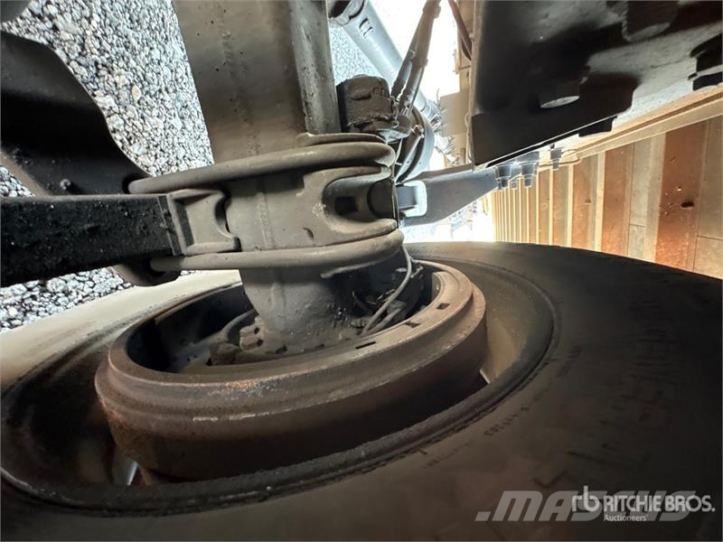 International MV607 Van Truck ボックスボディー、ウイング、箱車