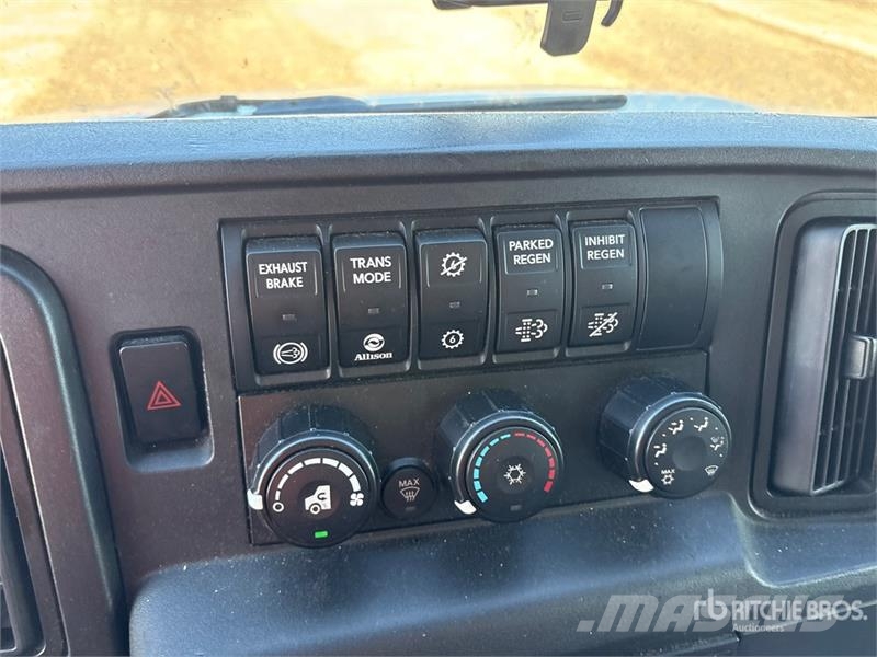 International MV607 Van Truck ボックスボディー、ウイング、箱車