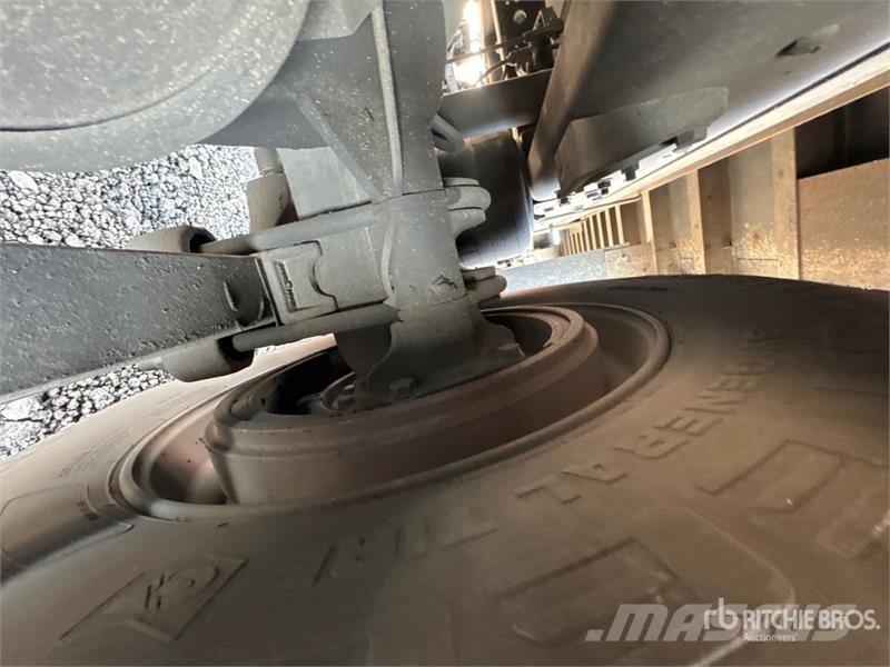 International MV607 Van Truck ボックスボディー、ウイング、箱車