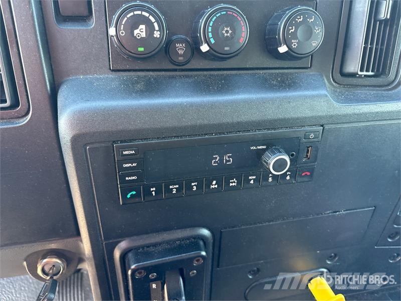 International MV607 Van Truck ボックスボディー、ウイング、箱車