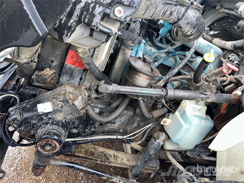 International on International 4400 Deluxe 4x2 Extended Cab Buck Auto korpe