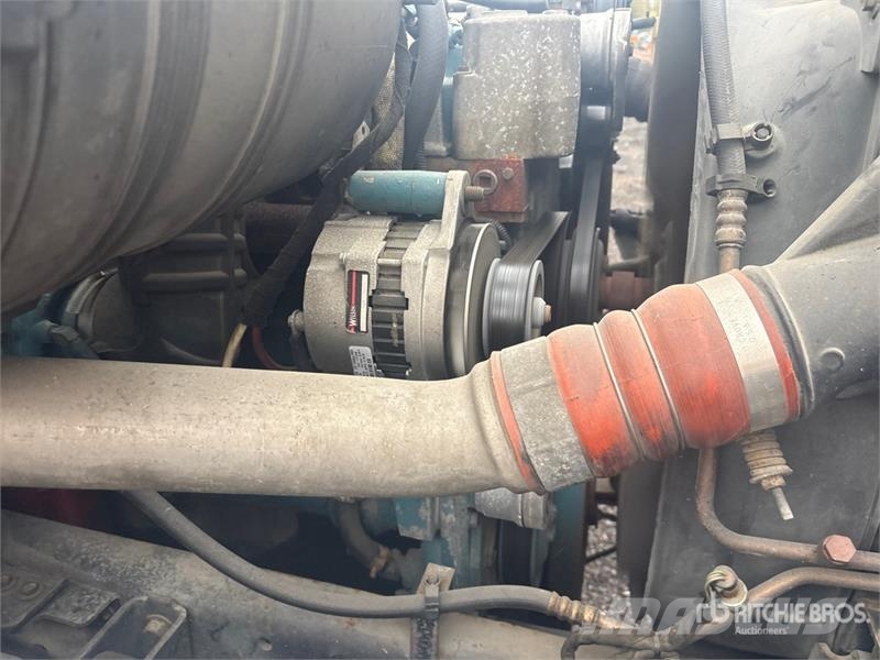International PK10000 Knuckle Boom on International 4400 4x2 Fla Caminhões guindaste