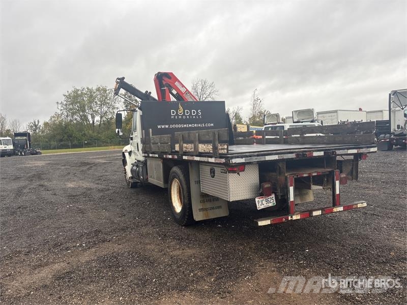 International PK10000 Knuckle Boom on International 4400 4x2 Fla Caminhões guindaste