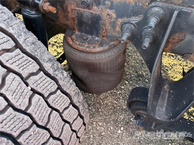 International ProStar+ 122 中古トラクターヘッド | トレーラーヘッド