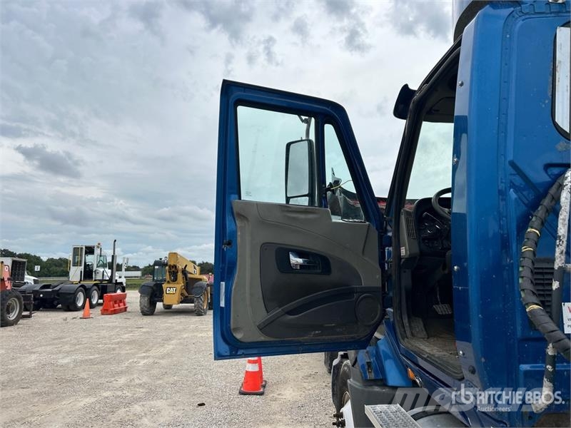 International ProStar+ 6x4 T/A Day Cab Truck Tractor Tractores (camiões)