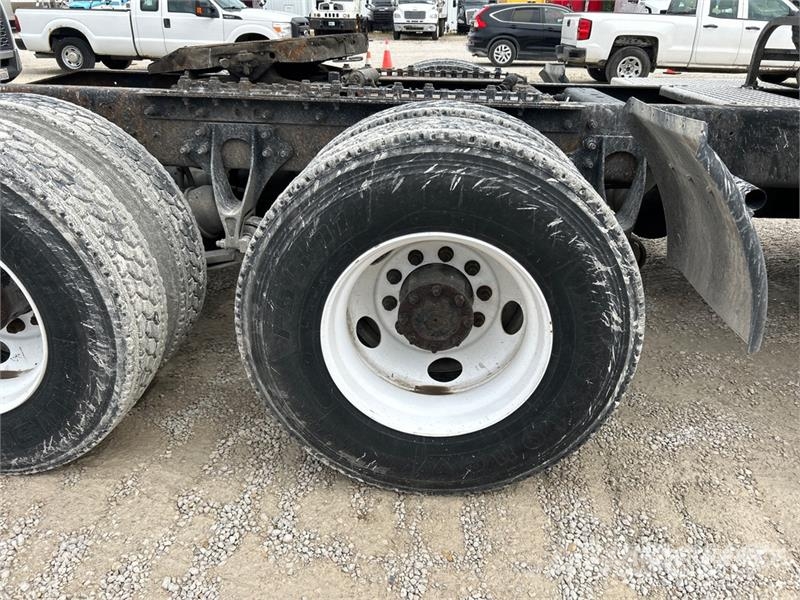 International ProStar+ 6x4 T/A Day Cab Truck Tractor Tractores (camiões)