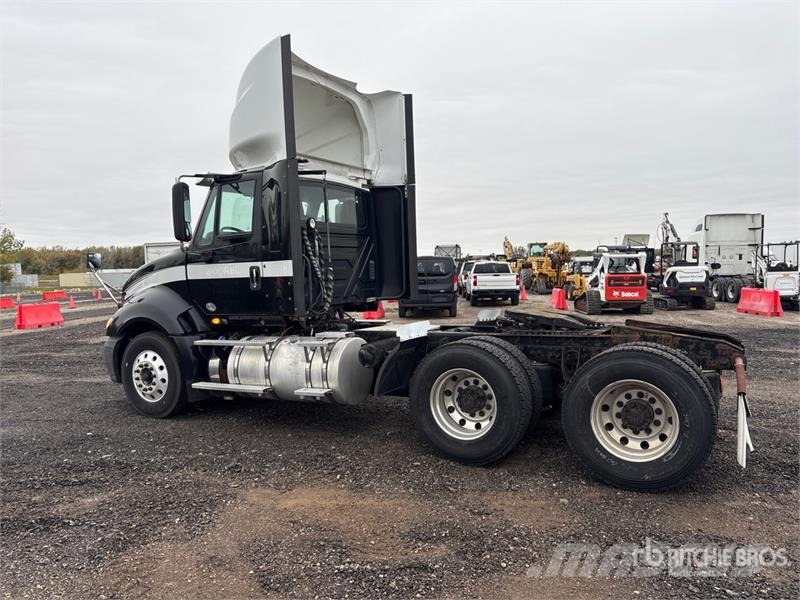 International ProStar+ 122 Cabezas tractoras