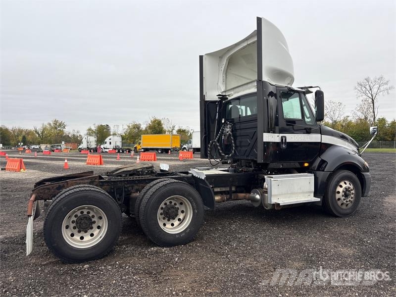 International ProStar+ 122 Cabezas tractoras