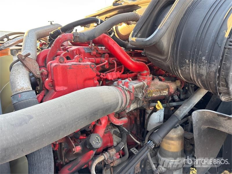 International ProStar+ 122 中古トラクターヘッド | トレーラーヘッド