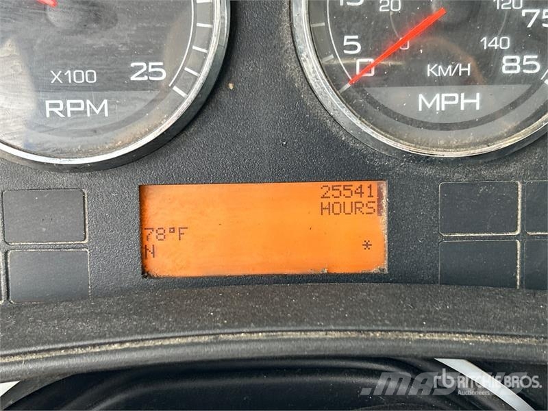 International ProStar+ 6x4 T/A Day Cab Truck Tractor Tractores (camiões)