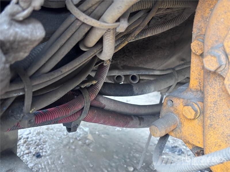 International ProStar+ 122 Trekkers