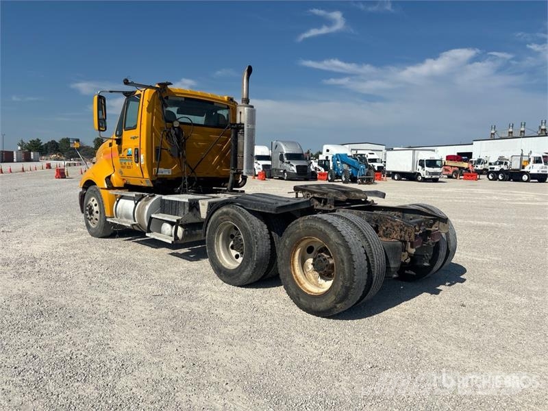 International ProStar+ 122 Trekkers