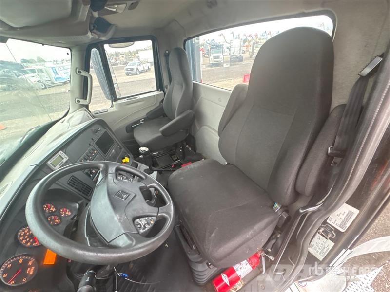 International ProStar+ 122 Cabezas tractoras