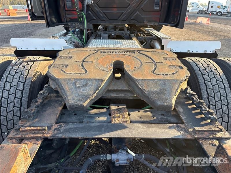 International ProStar+ 122 中古トラクターヘッド | トレーラーヘッド