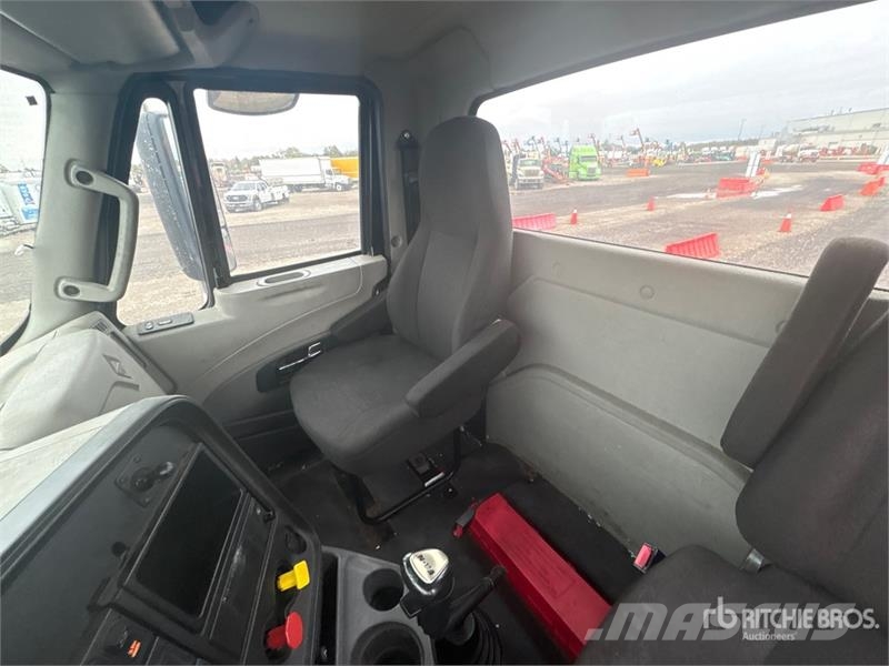 International ProStar+ 122 Cabezas tractoras