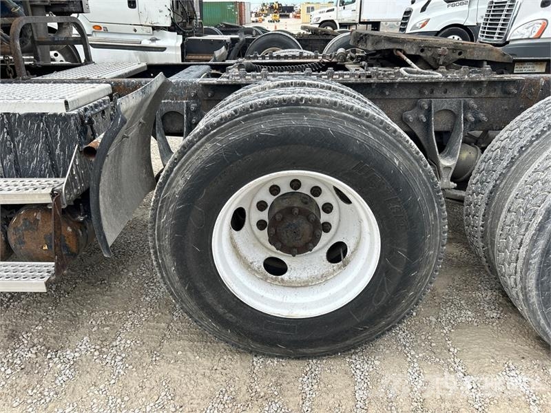 International ProStar+ 6x4 T/A Day Cab Truck Tractor Tractores (camiões)