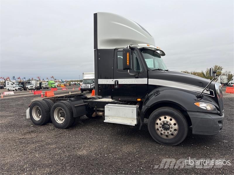 International ProStar+ 122 Cabezas tractoras