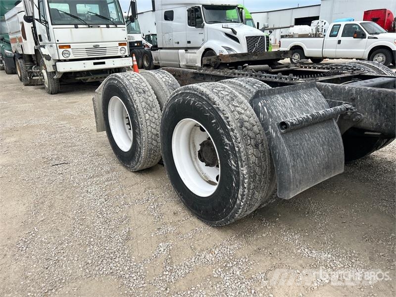 International ProStar+ 6x4 T/A Day Cab Truck Tractor Tractores (camiões)