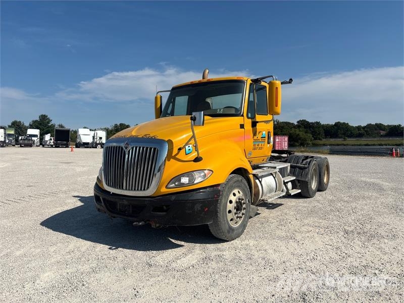 International ProStar+ 122 Trekkers