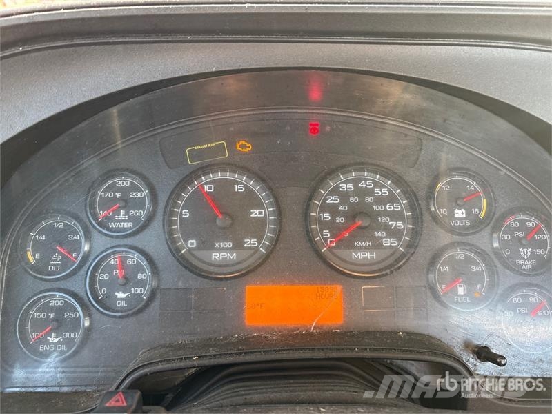 International ProStar+ 122 中古トラクターヘッド | トレーラーヘッド