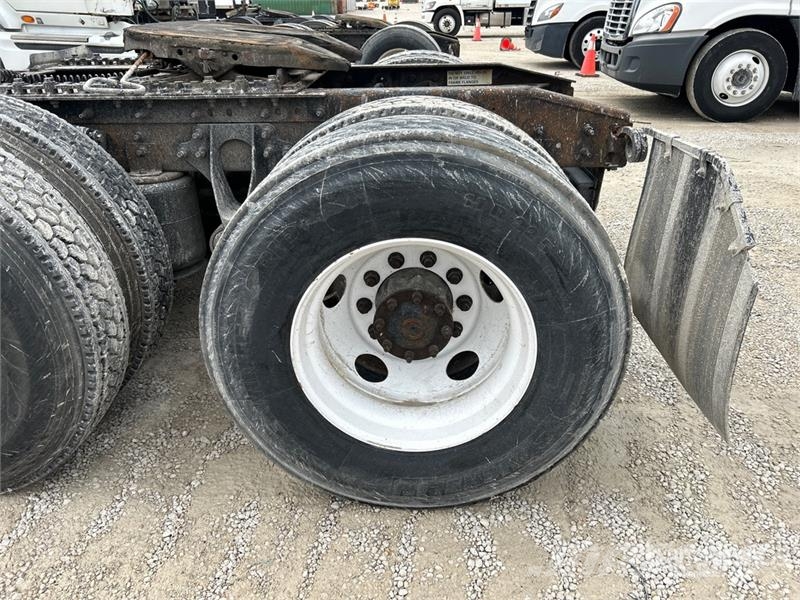 International ProStar+ 6x4 T/A Day Cab Truck Tractor Tractores (camiões)