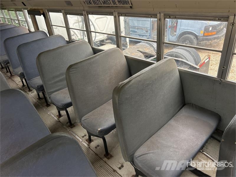 International RE3000 4x2 40-Seat School Bus Väikebussid