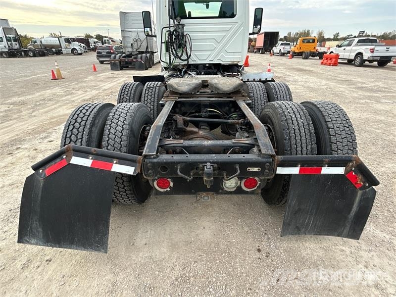 International RH613 6x4 T/A Day Cab Truck Tractor Тягачі