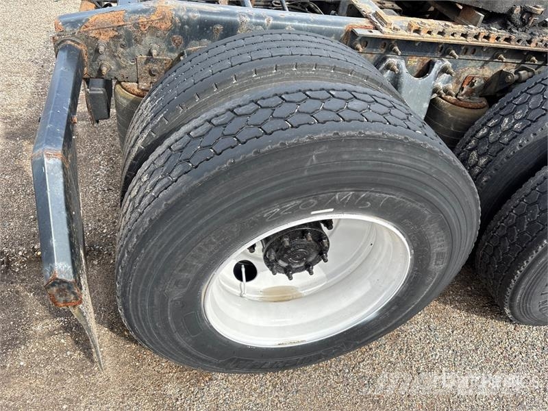 International RH613 6x4 T/A Day Cab Truck Tractor Cavalos mecânicos