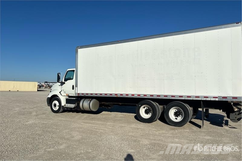 International RH613 6x4 Van Truck Umpikorikuorma-autot