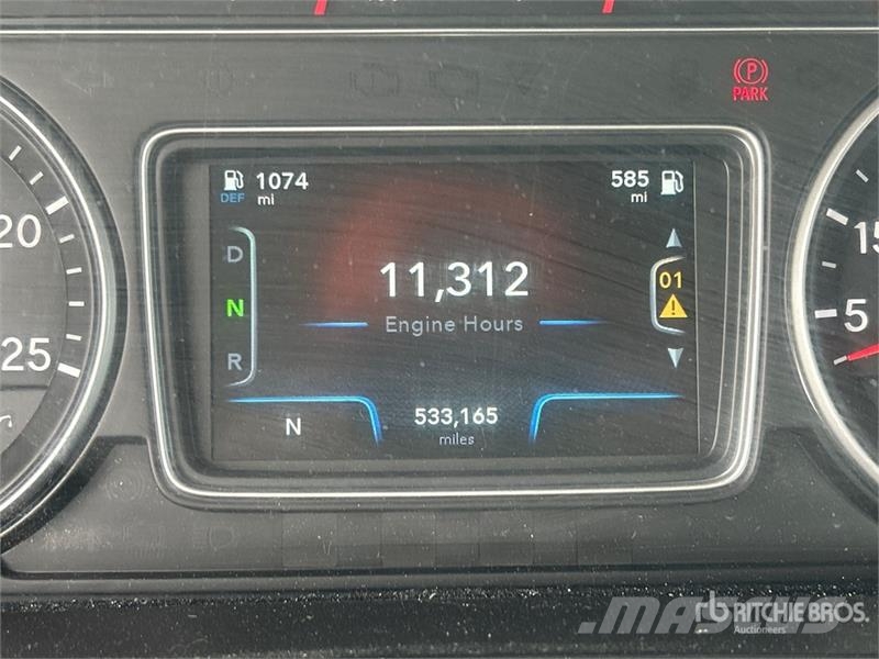 International RH613 6x4 T/A Day Cab Truck Tractor Тягачі