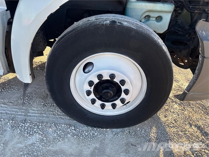 International RH613 6x4 Van Truck Грузовики-Фургоны