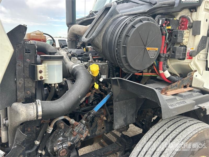 International RH613 6x4 T/A Day Cab Truck Tractor Тягачі
