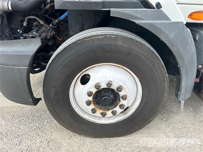 International RH613 6x4 T/A Day Cab Truck Tractor Тягачі