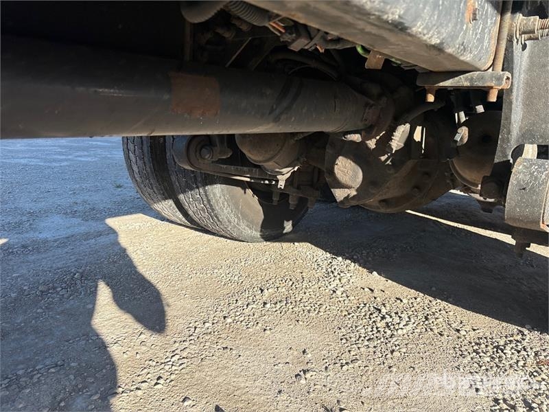 International RH613 6x4 Van Truck Umpikorikuorma-autot