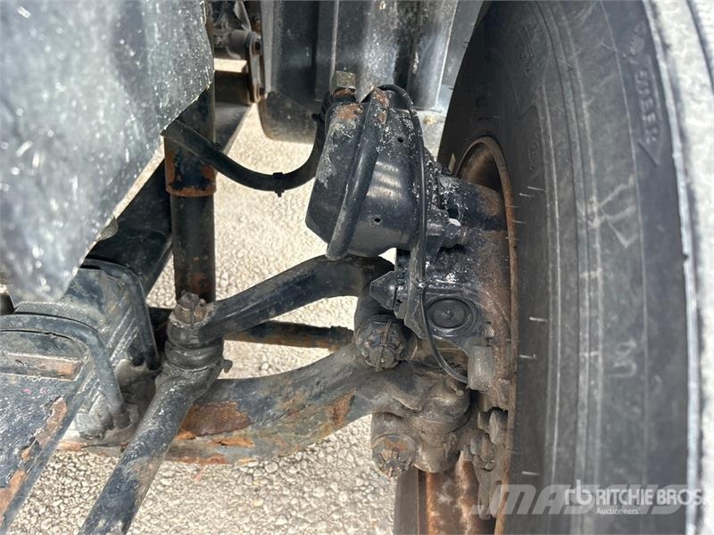 International RH613 6x4 T/A Day Cab Truck Tractor Тягачі