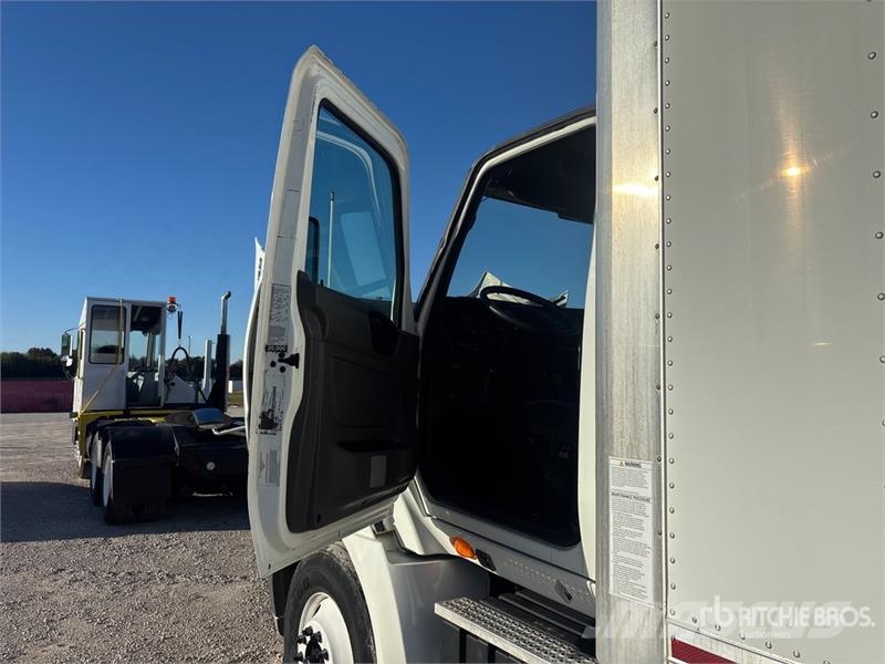 International RH613 6x4 Van Truck Грузовики-Фургоны