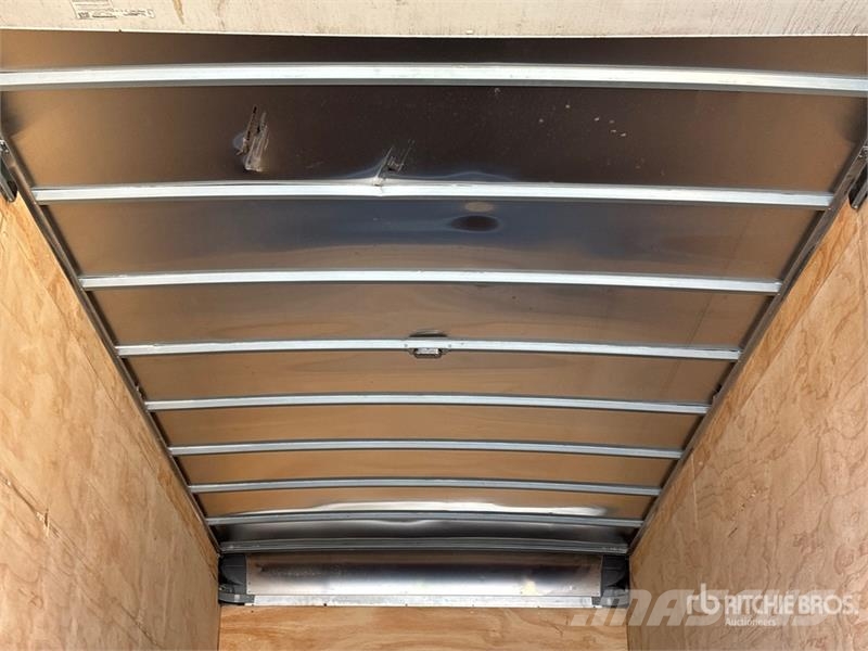 International RH613 6x4 Van Truck Umpikorikuorma-autot