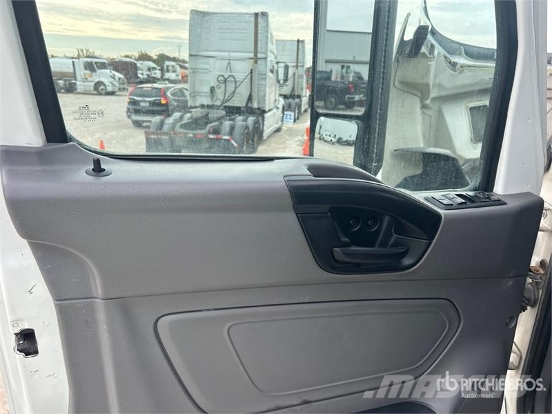 International RH613 6x4 T/A Day Cab Truck Tractor Тягачі