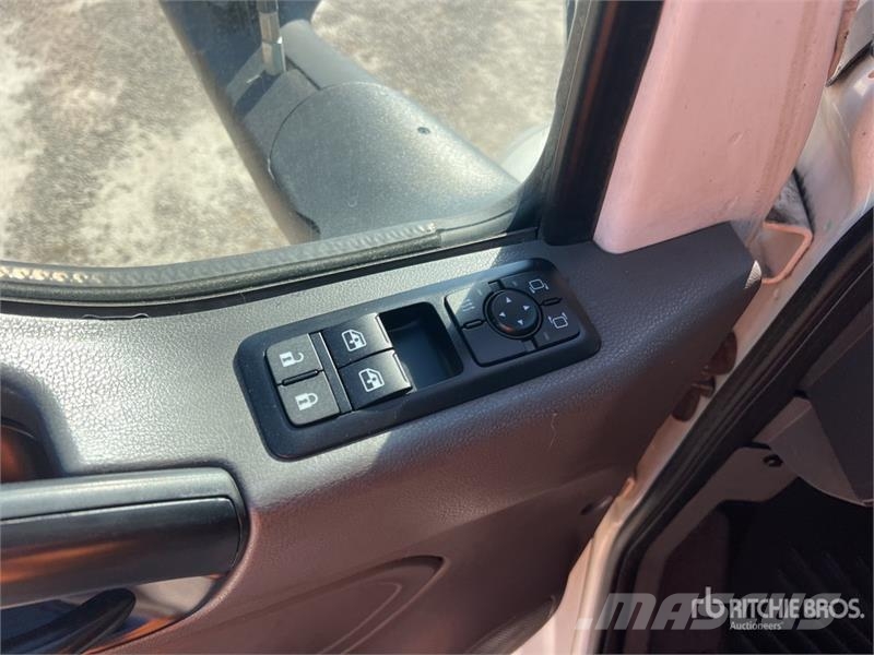 International RH613 6x4 T/A Day Cab Truck Tractor Trekkers