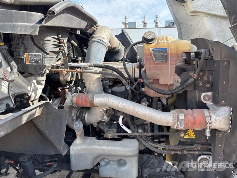International RH613 6x4 T/A Day Cab Truck Tractor Vilcēji