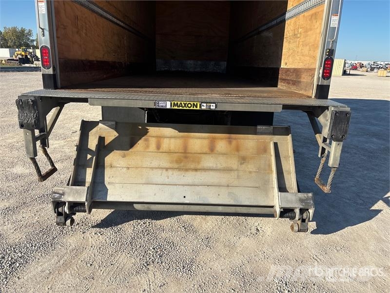 International RH613 6x4 Van Truck Umpikorikuorma-autot